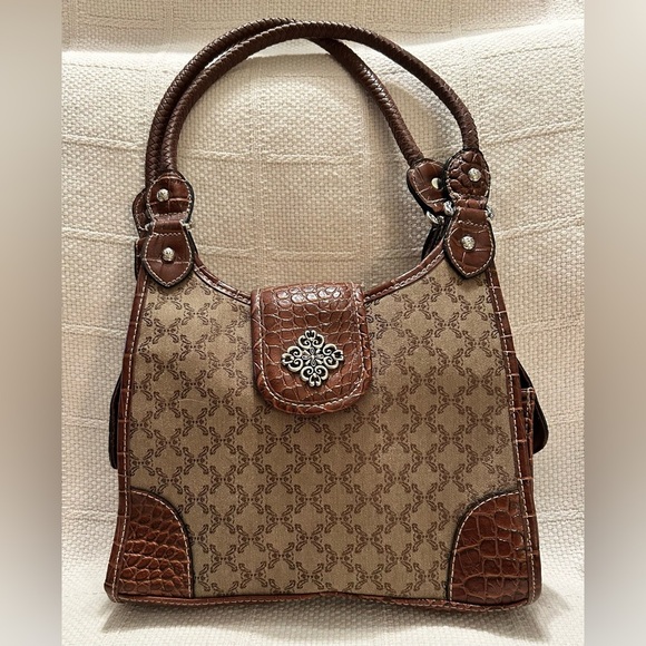 Rosetti Handbags - ROSETTI purse with matching keychain